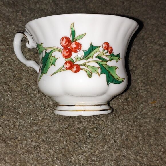Waldman House 3 pc set Book, Footed Cup & Saucer Set A Cup of Christmas Tea - Picture 9 of 12